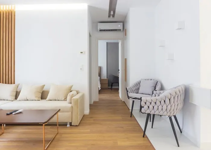 New Modern Style Next To The Train Station * Selanik