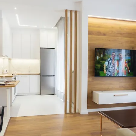 New Modern Style Next To The Train Station * Thessaloníki