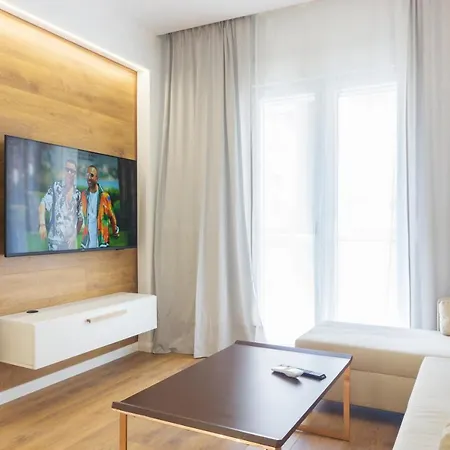 New Modern Style Next To The Train Station Apartment