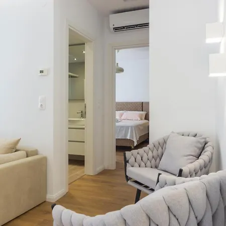 New Modern Style Next To The Train Station Apartment Thessaloniki